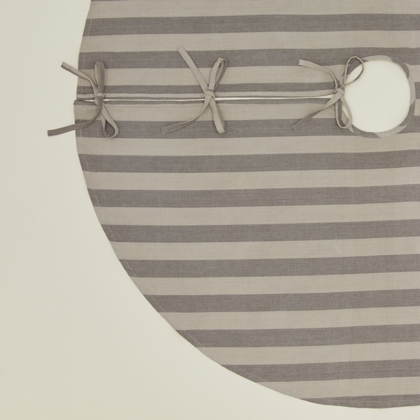 Essential Striped Tree Skirt - Light Grey/Dark Grey