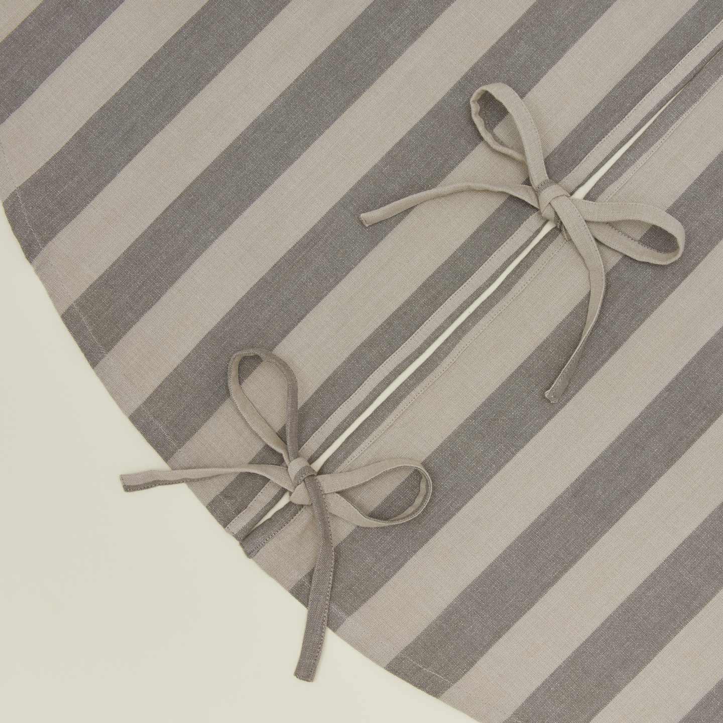 Essential Striped Tree Skirt - Light Grey/Dark Grey